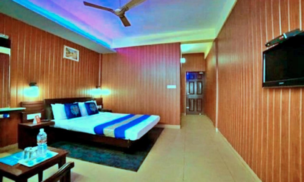 Red Castle Munnar Hotel Exterior photo